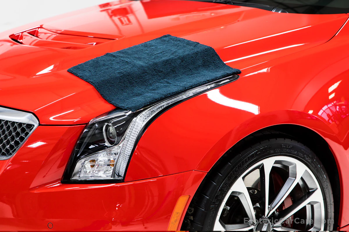 The Rag Company Creature Edgeless Microfiber Buffing Towel for Polish and Wax Removal - Image 3